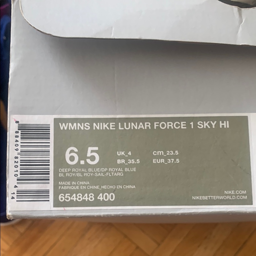 Nike Blue and White Athletic Shoes - Picture 6 of 6